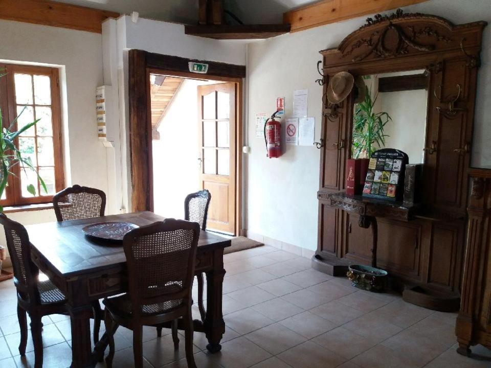 לינה וארוחת בוקר Sézanne Le Domaine Du Cellier מראה חיצוני תמונה
